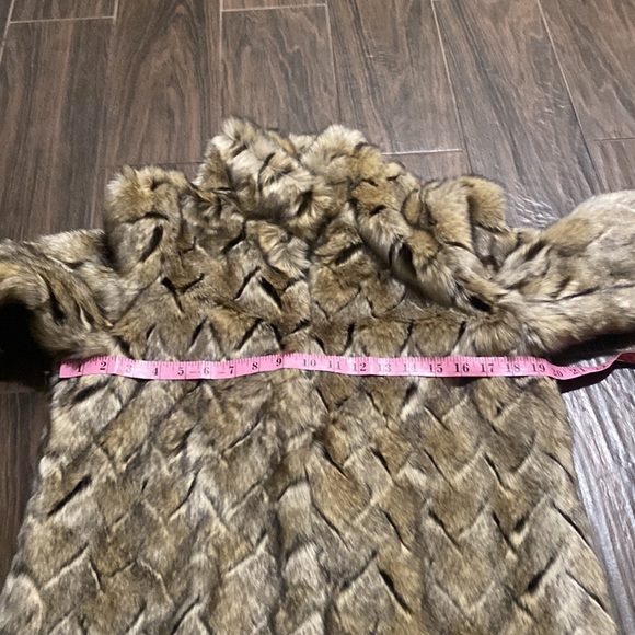 Sharon Young faux fur coat - Picture 3 of 7